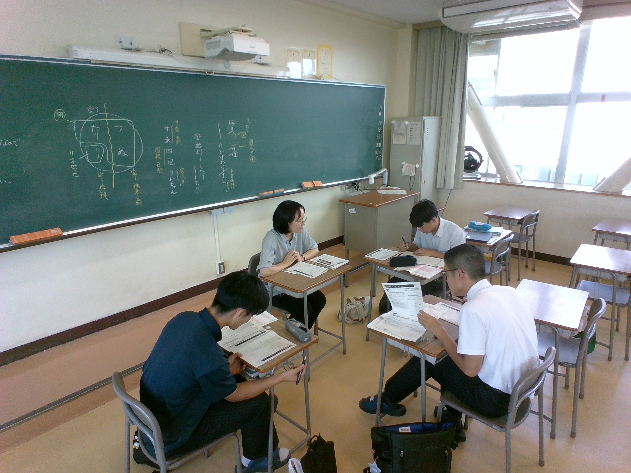【1年】中間・実力考査へ向けて!土曜活用講座を実施しました